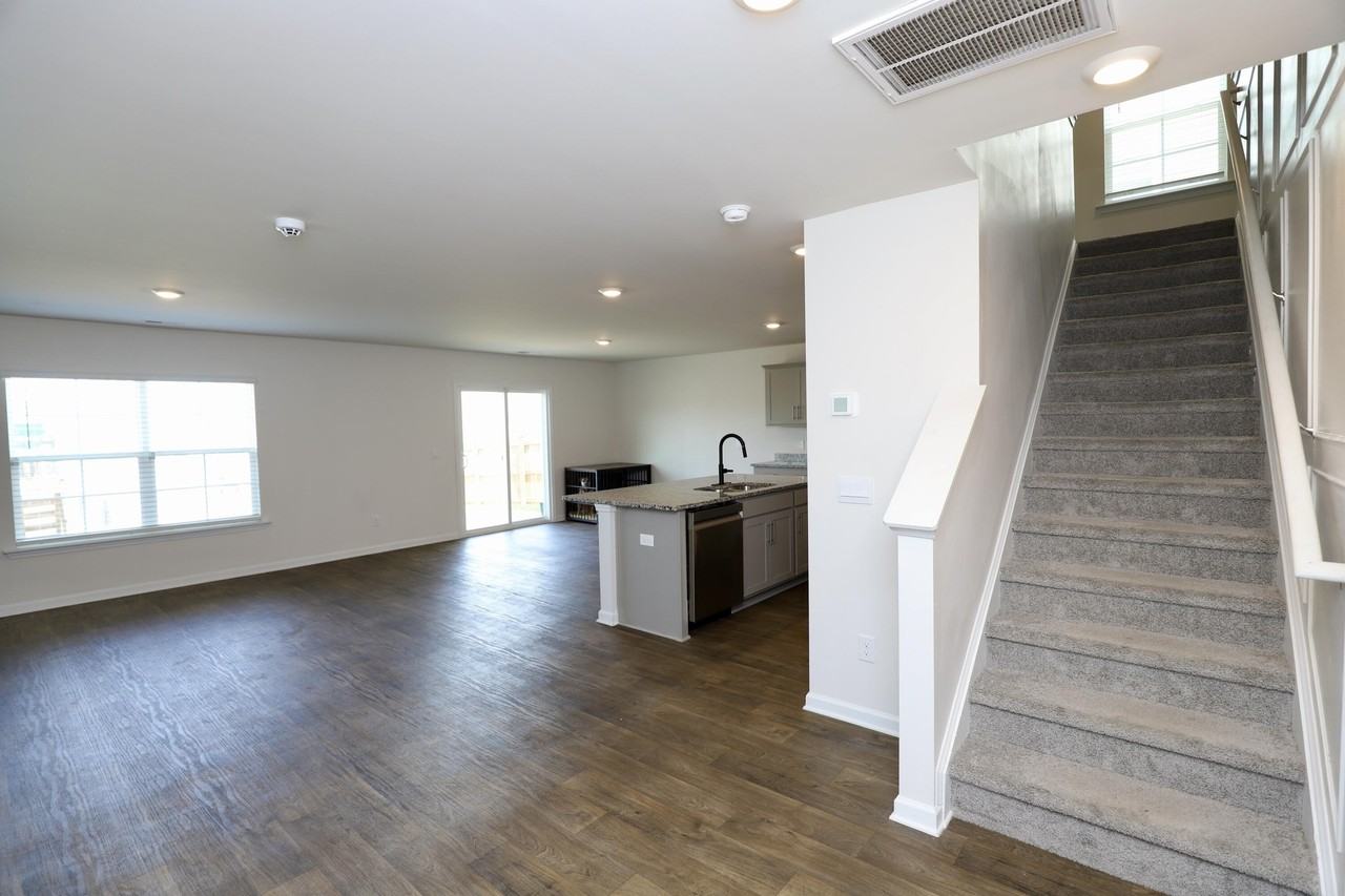 352 Sandbach Rd - Photo 7 of 50