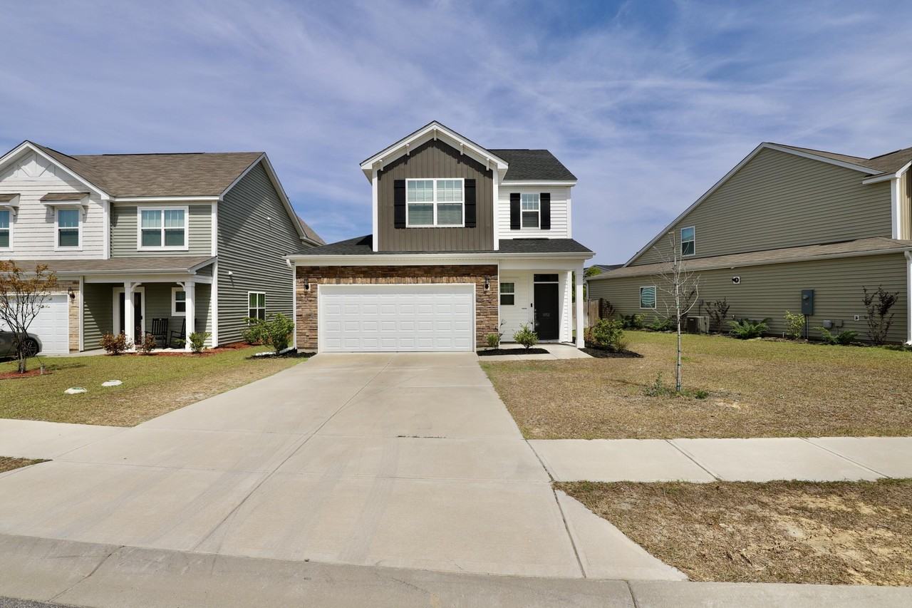 1052 Ashcroft Cir - Photo 2 of 50