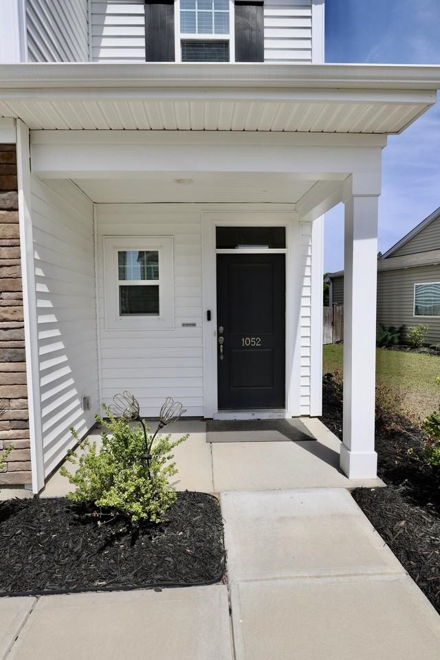 1052 Ashcroft Cir - Photo 5 of 50