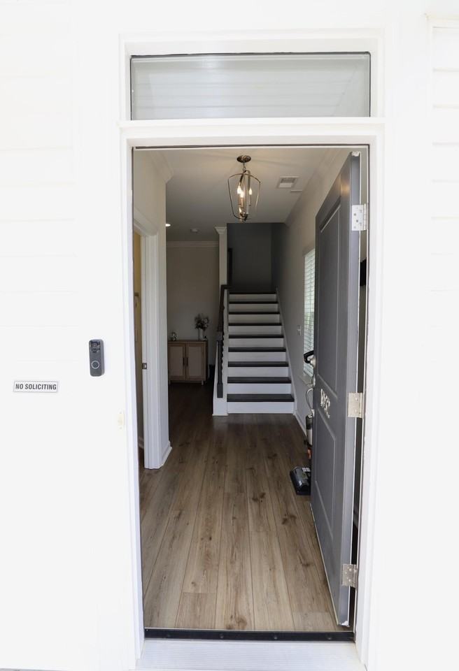 1052 Ashcroft Cir - Photo 7 of 50