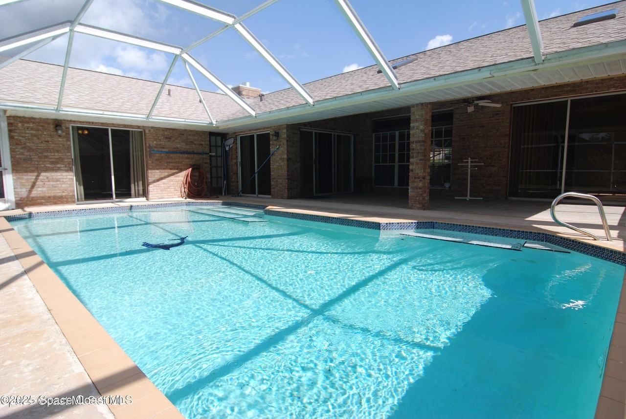 2372 Windham Dr - Photo 2 of 27