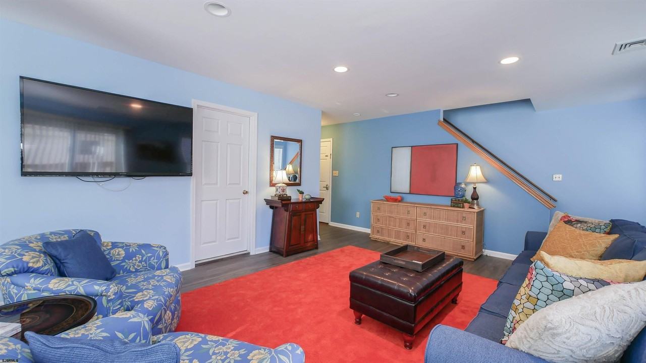 10 N Adams Ave - Photo 3 of 19