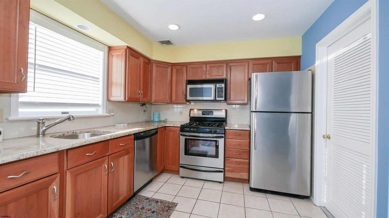 10 N Adams Ave - Photo 6 of 19