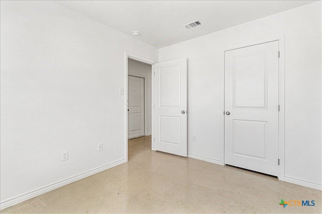 1242 Lehmann Apt B - Photo 4 of 21