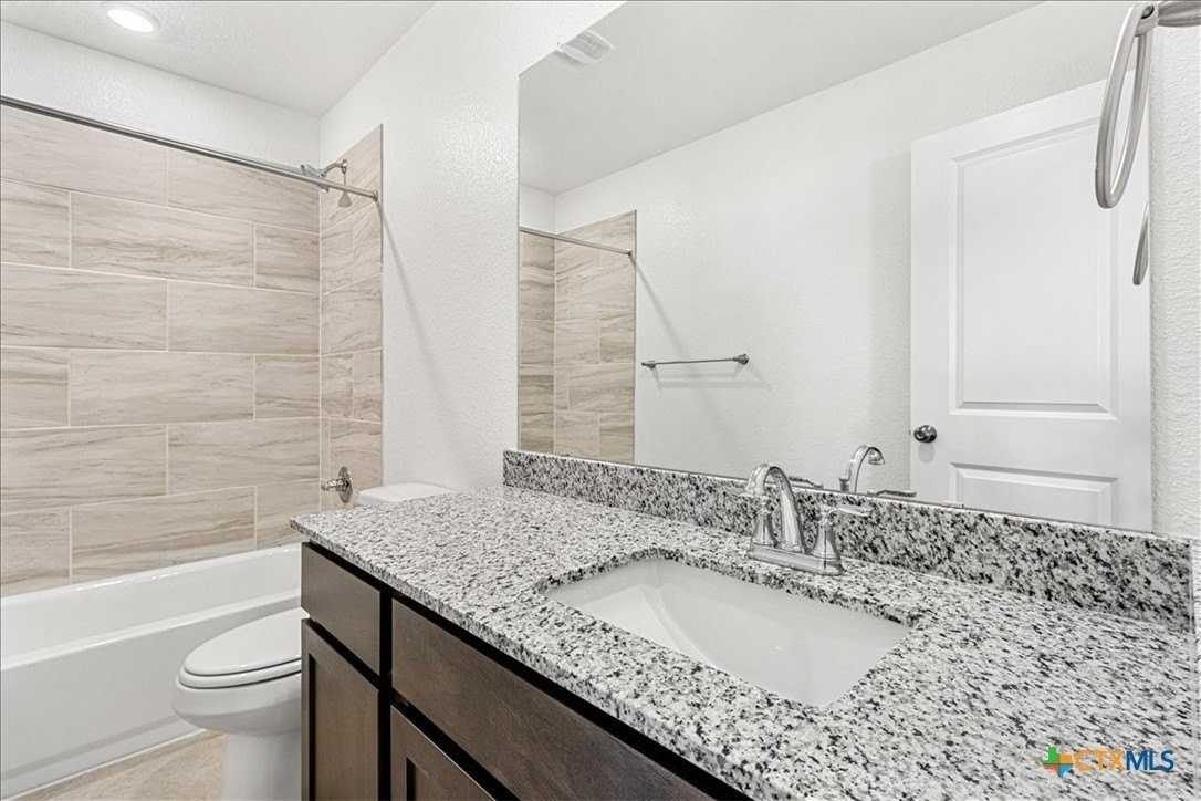 1242 Lehmann Apt B - Photo 5 of 21