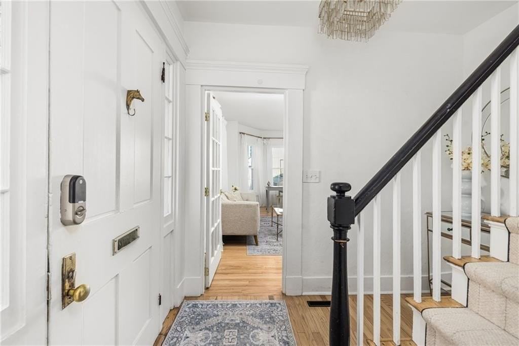 17 Old Beach Rd - Photo 3 of 40