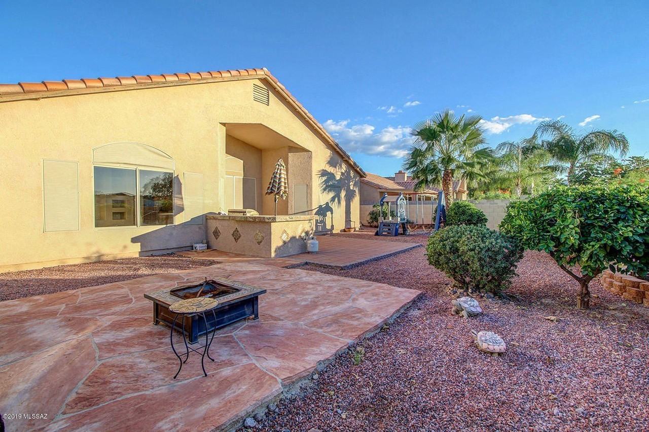 7981 N Wildomar Dr - Photo 2 of 19