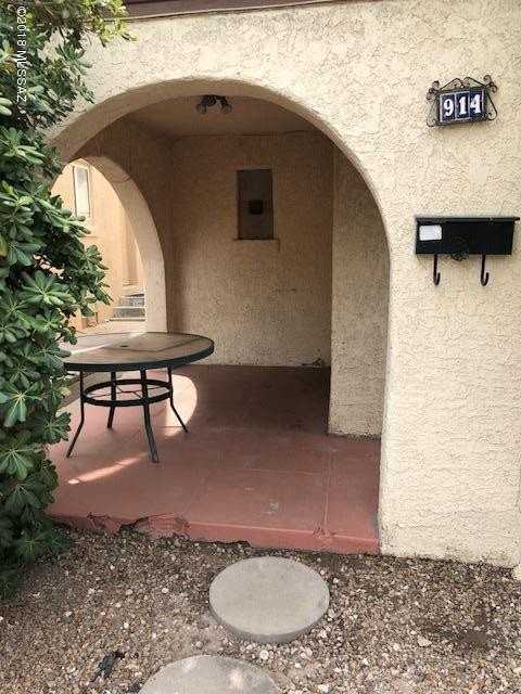 914 E 6th St - Photo 2 of 40