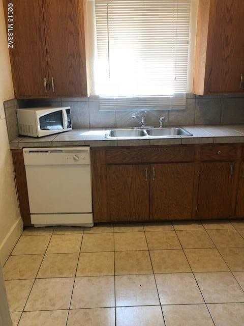 914 E 6th St - Photo 7 of 40