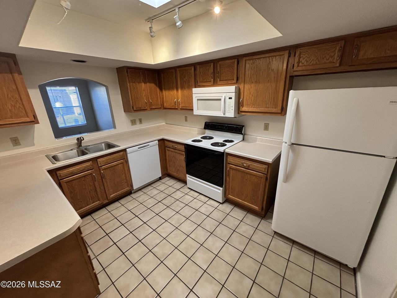 1179 N Sonoita Ave - Photo 5 of 13