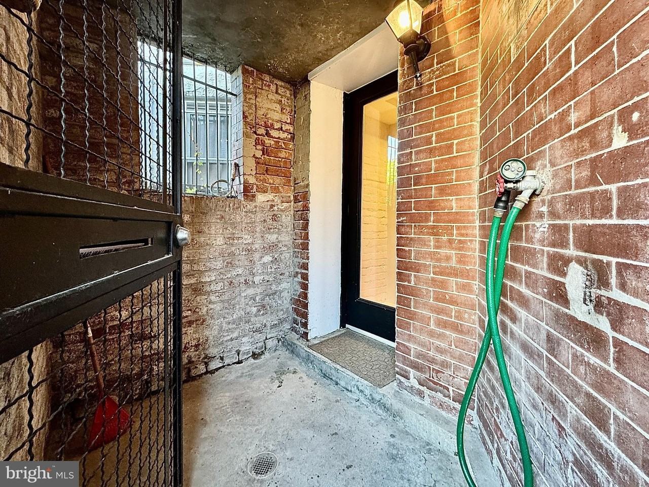 2017 13th St Nw #B - Photo 2 of 20