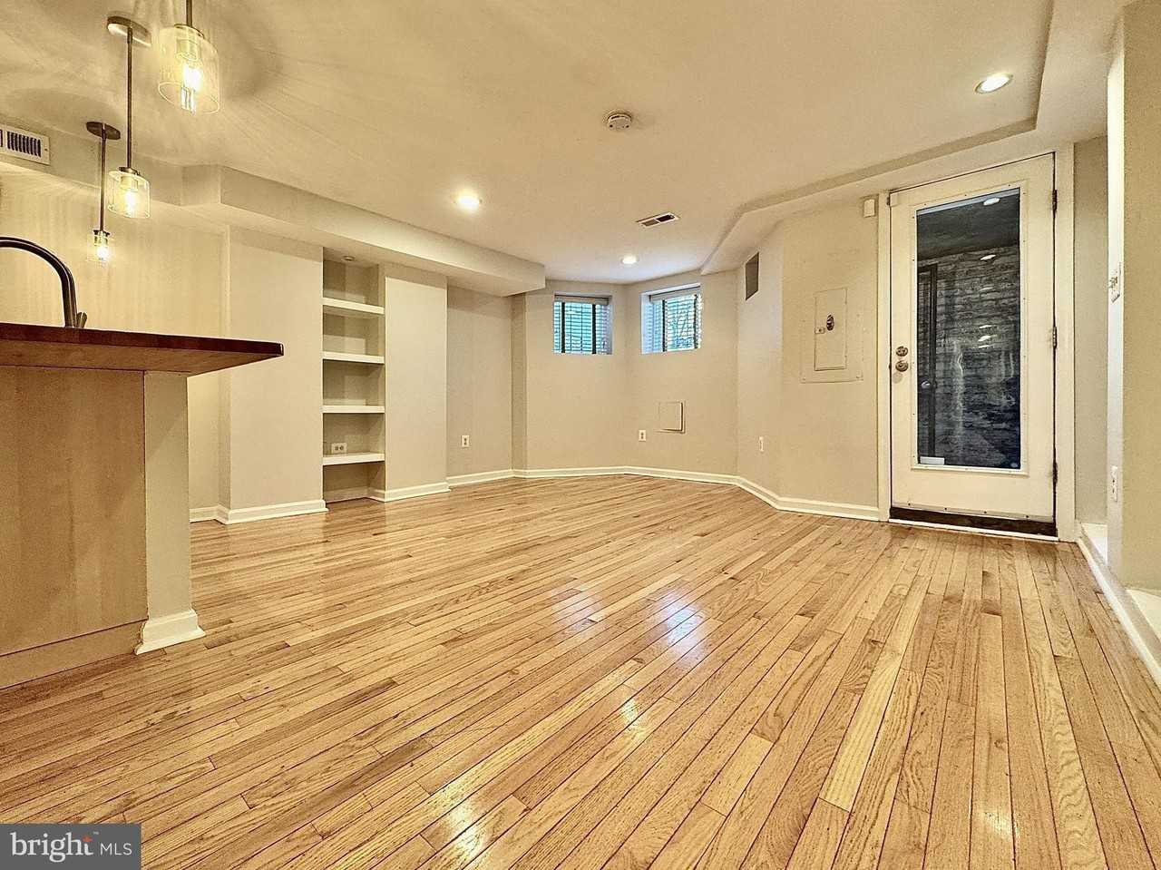 2017 13th St Nw #B - Photo 3 of 20