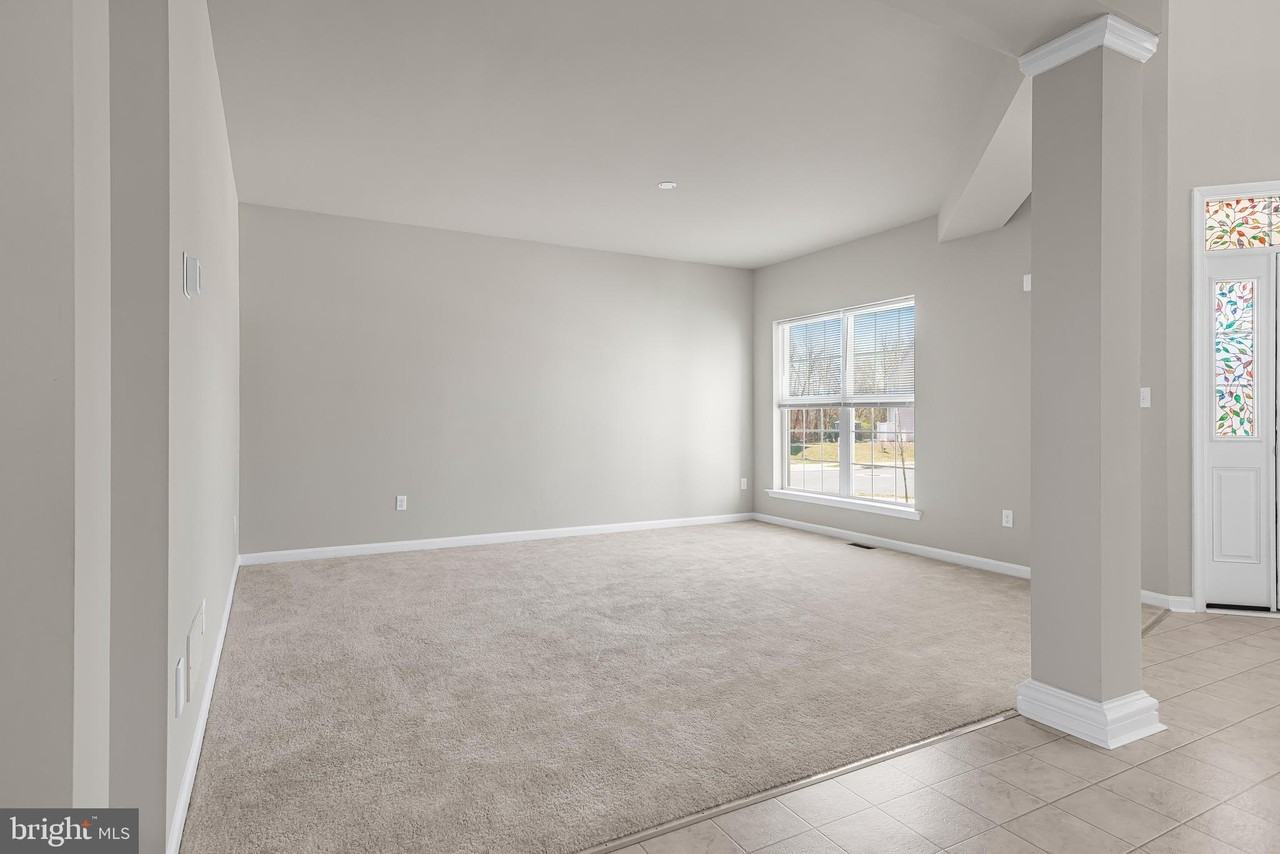 243 Wavyleaf Dr - Photo 7 of 36