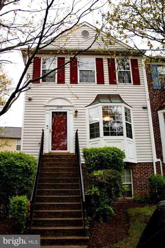 2095 Pawlet Dr - Photo 2 of 50