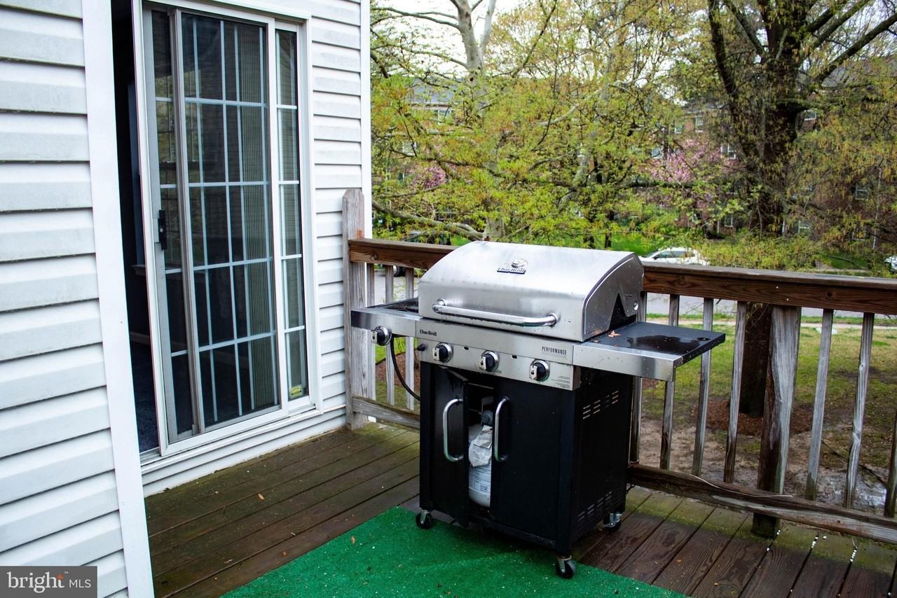 2095 Pawlet Dr - Photo 3 of 50