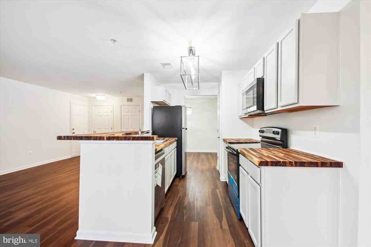 2155 Scotts Crossing Ct Apt 101 - Photo 6 of 50