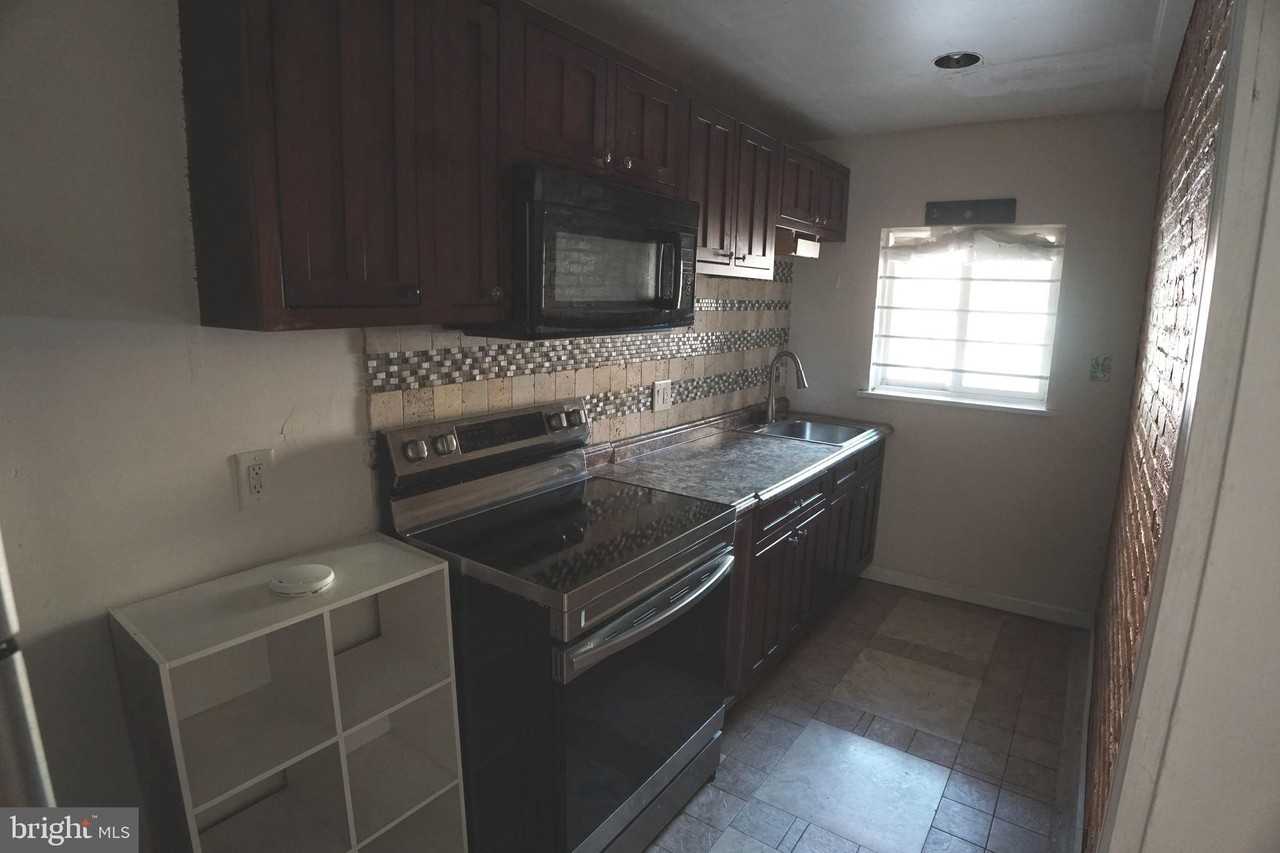 804 Cathedral St Apt 7 - Photo 4 of 22