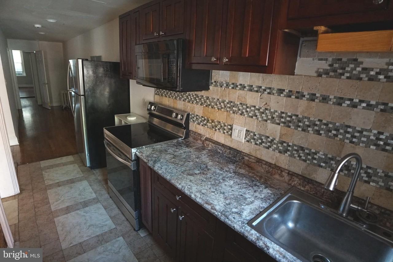 804 Cathedral St Apt 7 - Photo 5 of 22