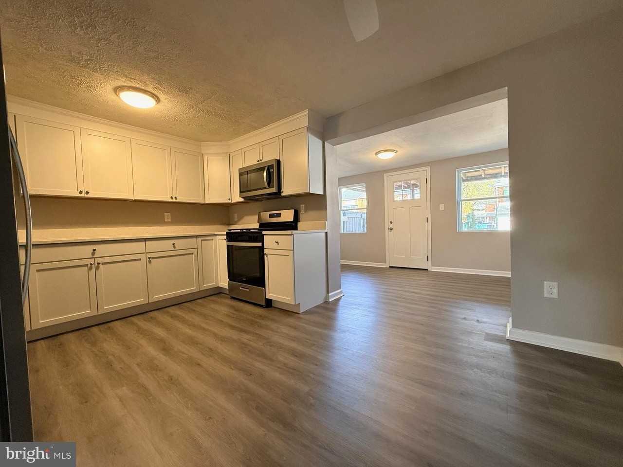 2021 Kelmore Rd - Photo 6 of 32