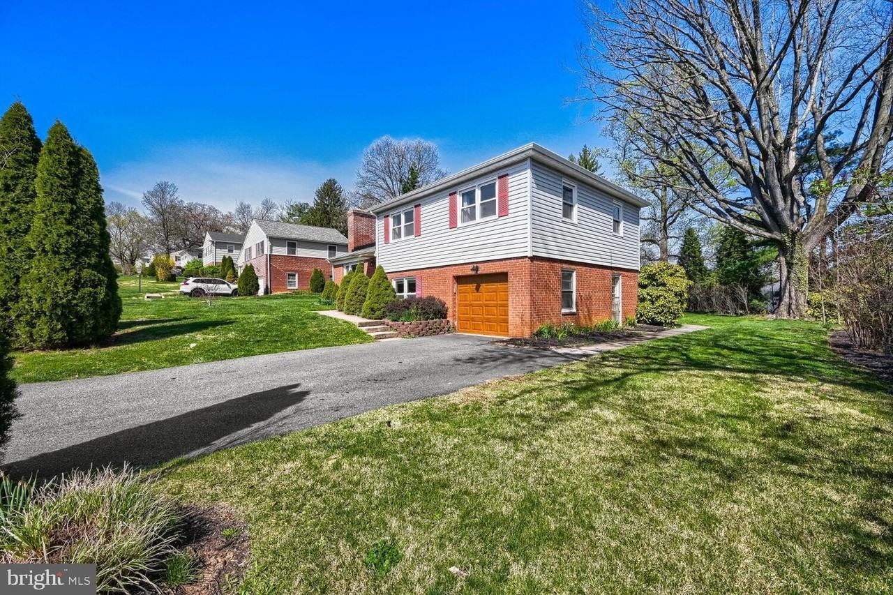 114 E Seminary Ave - Photo 4 of 22