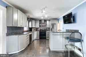 featured image of 114 E Seminary Ave