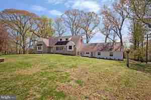 featured image of 9685 Howes Rd