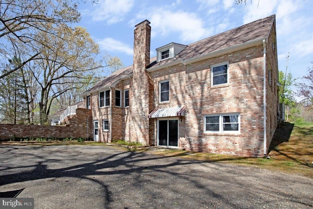 9685 Howes Rd - Photo 4 of 35