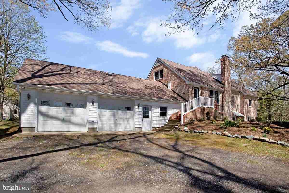 9685 Howes Rd - Photo 5 of 35