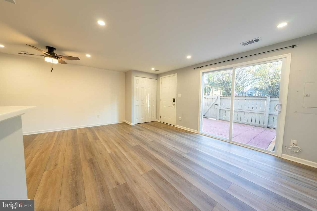 9377 Chadburn Pl - Photo 5 of 22