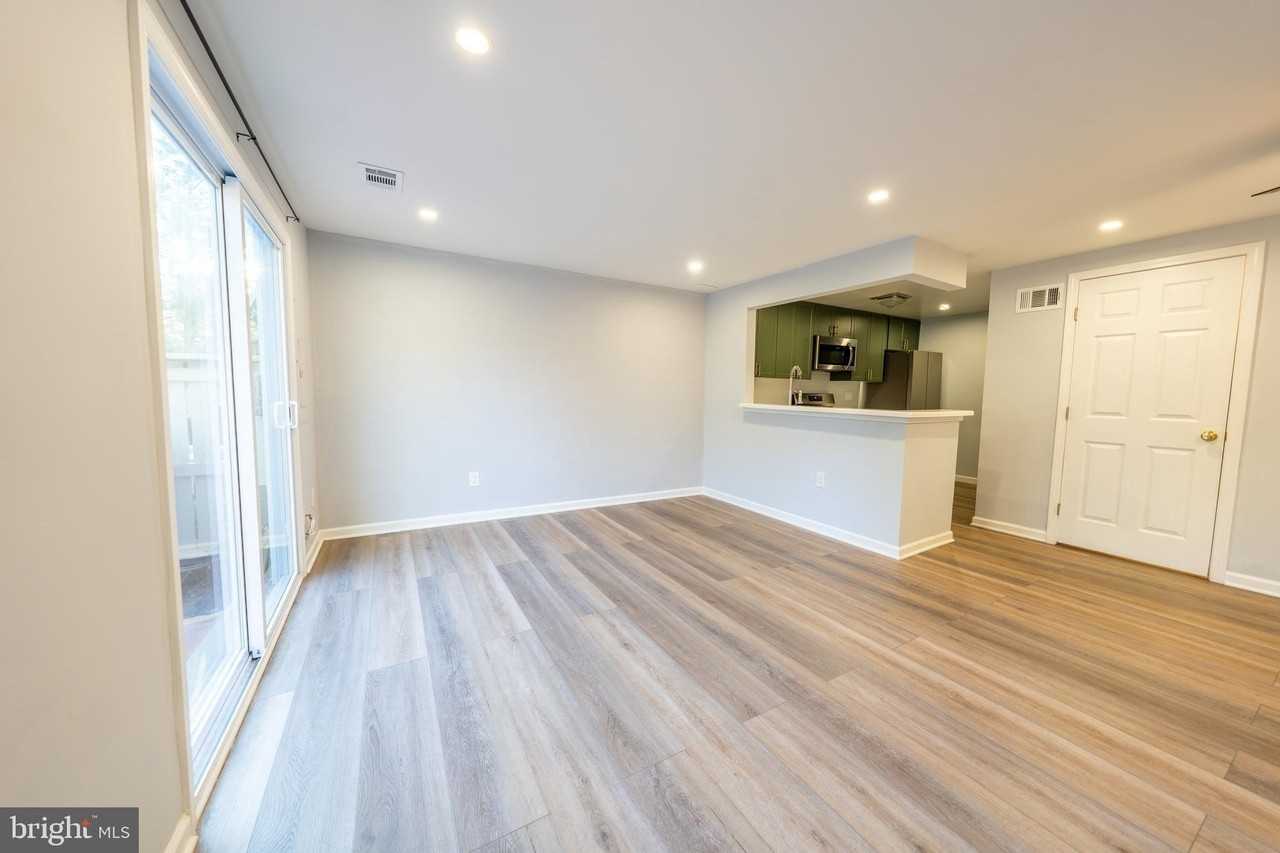 9377 Chadburn Pl - Photo 6 of 22