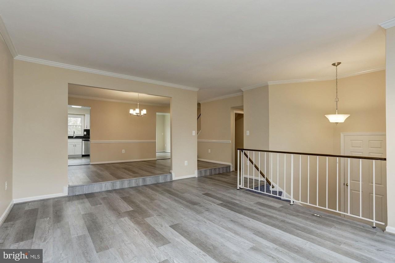 10107 Galsworthy Pl - Photo 7 of 50