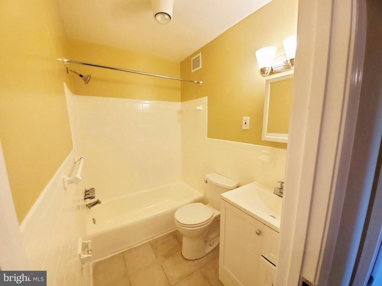 10303 45th Pl Apt 202 - Photo 5 of 22