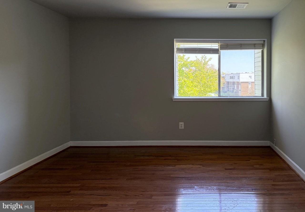 10239 Prince Pl #26-304 - Photo 7 of 24