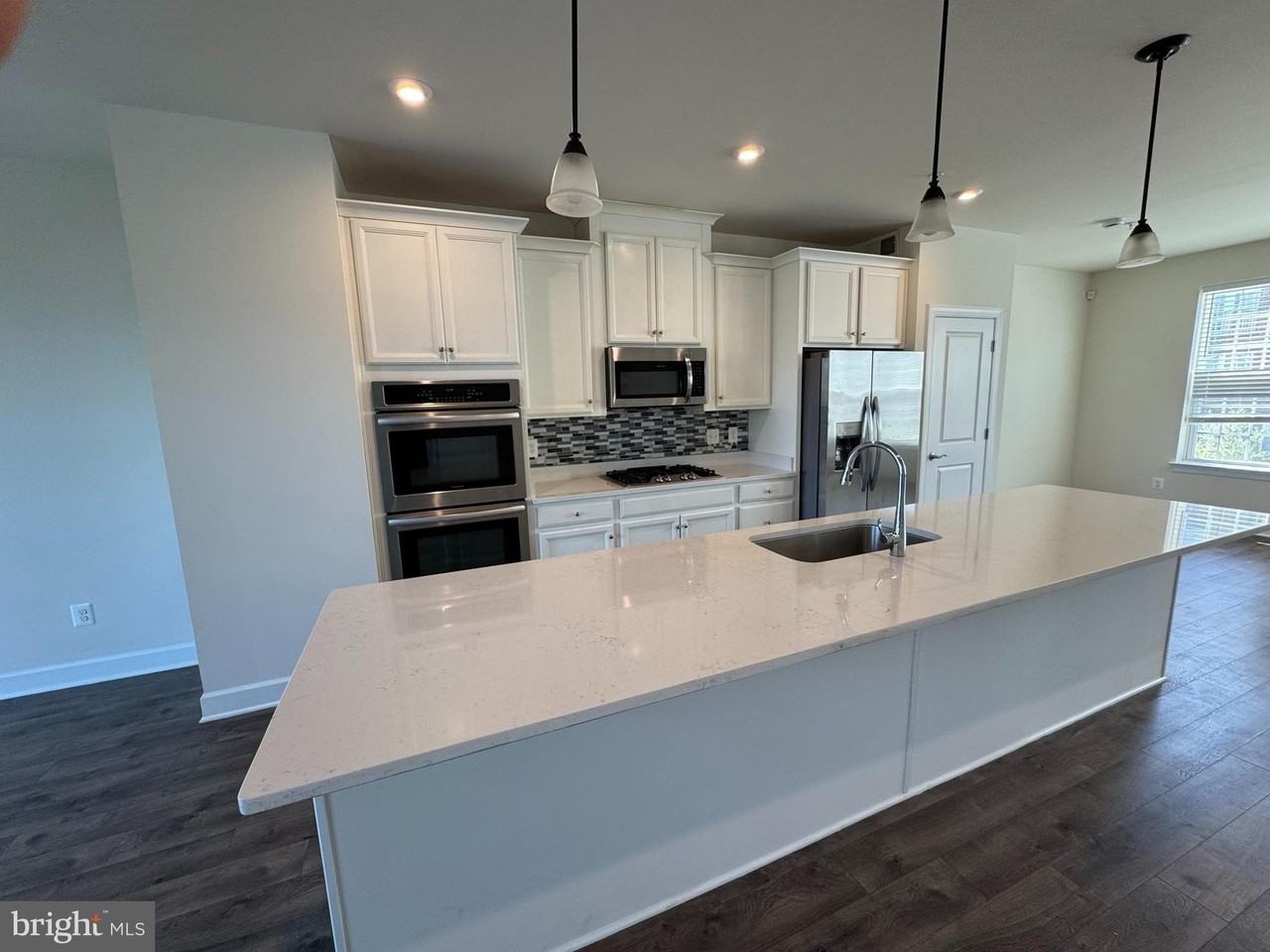 9704 Glassy Creek Way - Photo 4 of 50