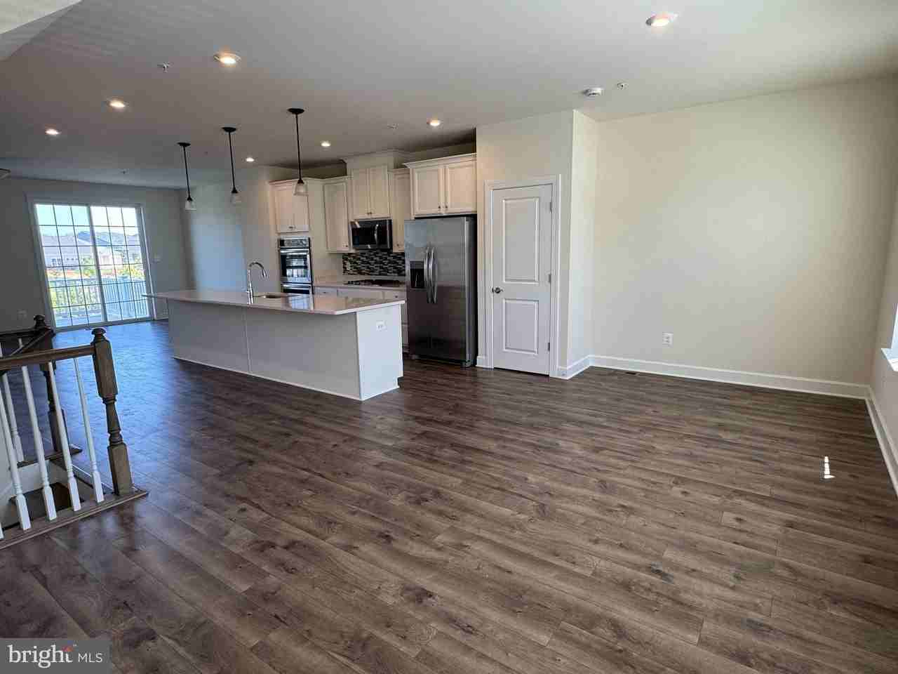 9704 Glassy Creek Way - Photo 6 of 50