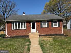 9604 49th Ave - Photo 1 of 1