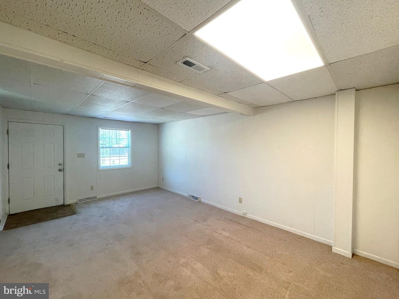 22095 Spring Valley Dr - Photo 3 of 16