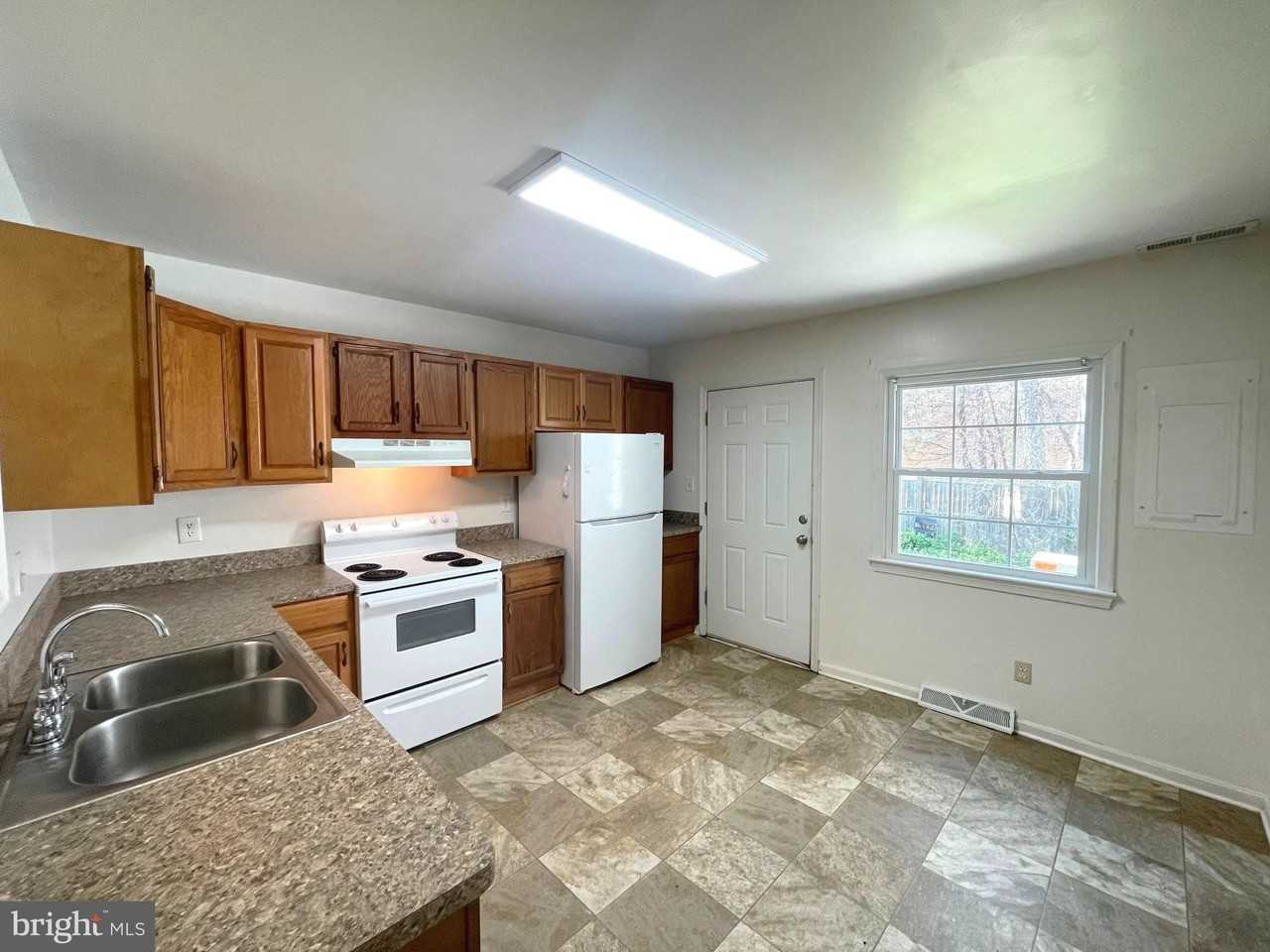 22095 Spring Valley Dr - Photo 7 of 16