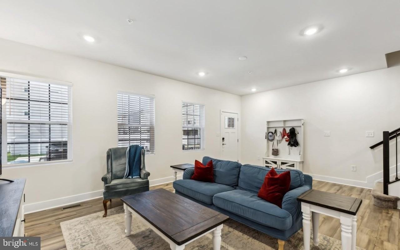 45455 Concord Way - Photo 2 of 34