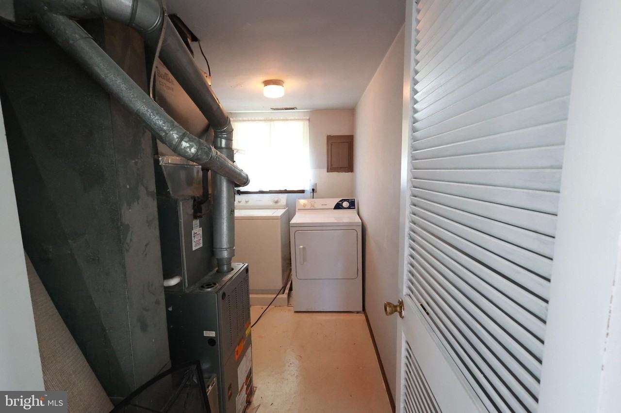 8 Fanelli Ln Unit A - Photo 3 of 17