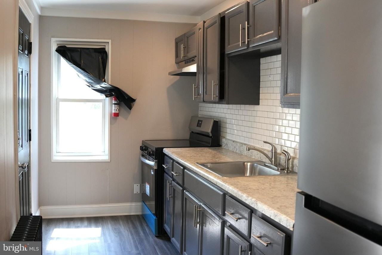 1614 Cotton St - Photo 3 of 22