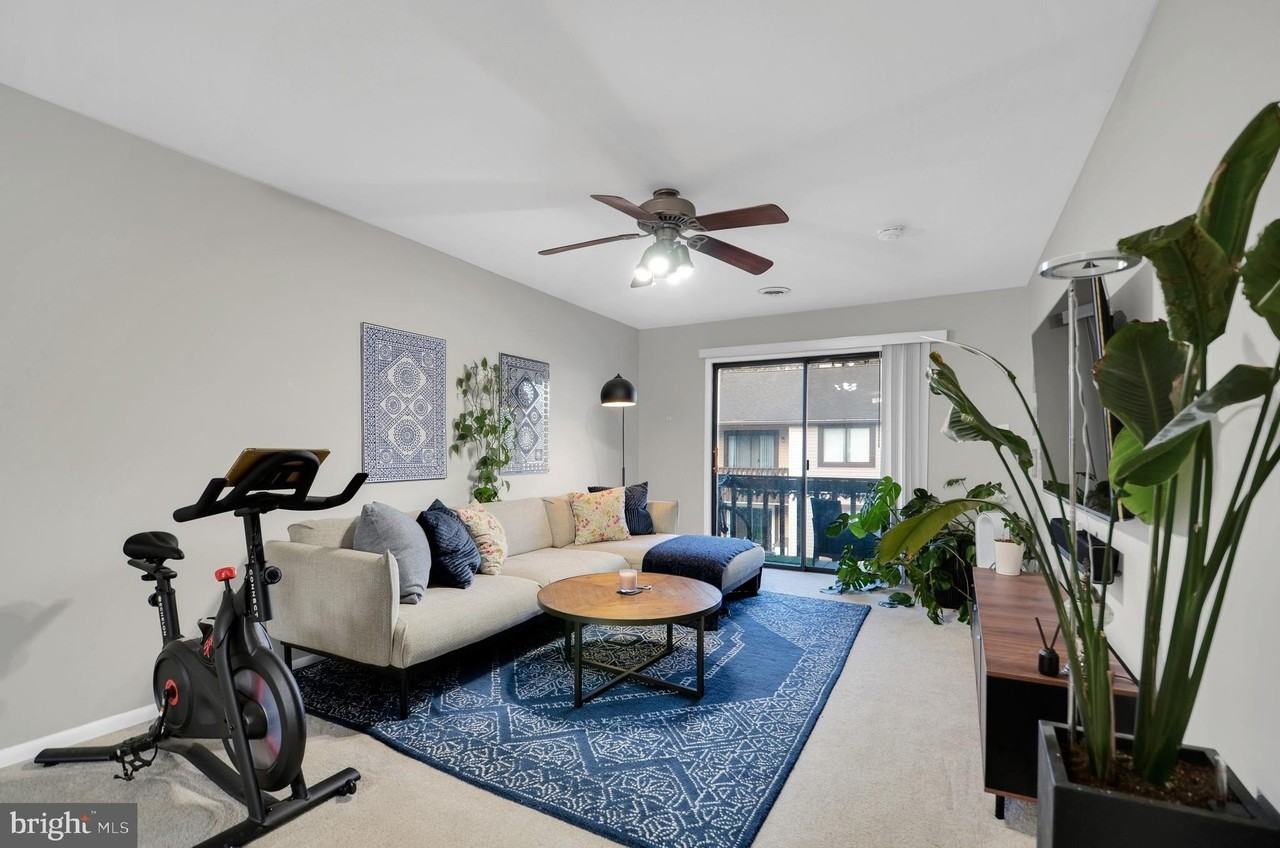 46-8 Holly Dr - Photo 3 of 14