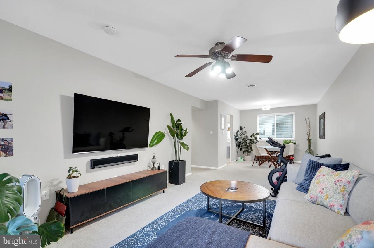 46-8 Holly Dr - Photo 4 of 14