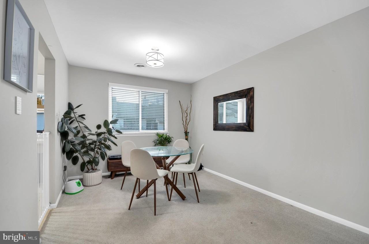 46-8 Holly Dr - Photo 5 of 14