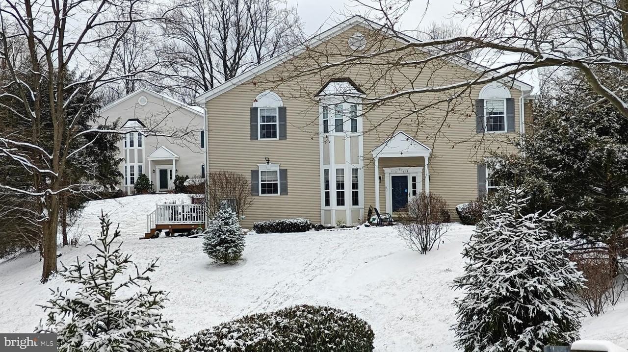 109 Forelock Ct - Photo 3 of 37