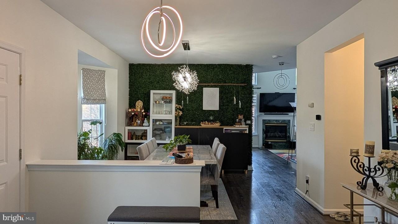 109 Forelock Ct - Photo 5 of 37