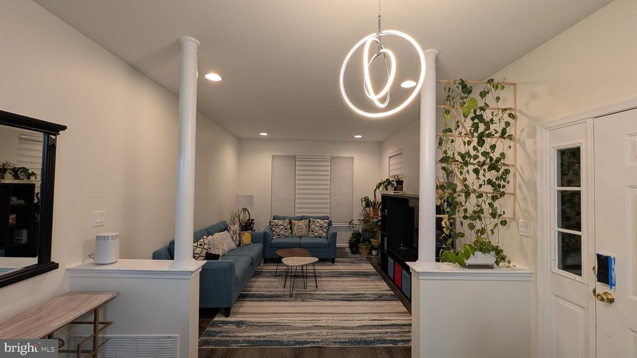 109 Forelock Ct - Photo 7 of 37