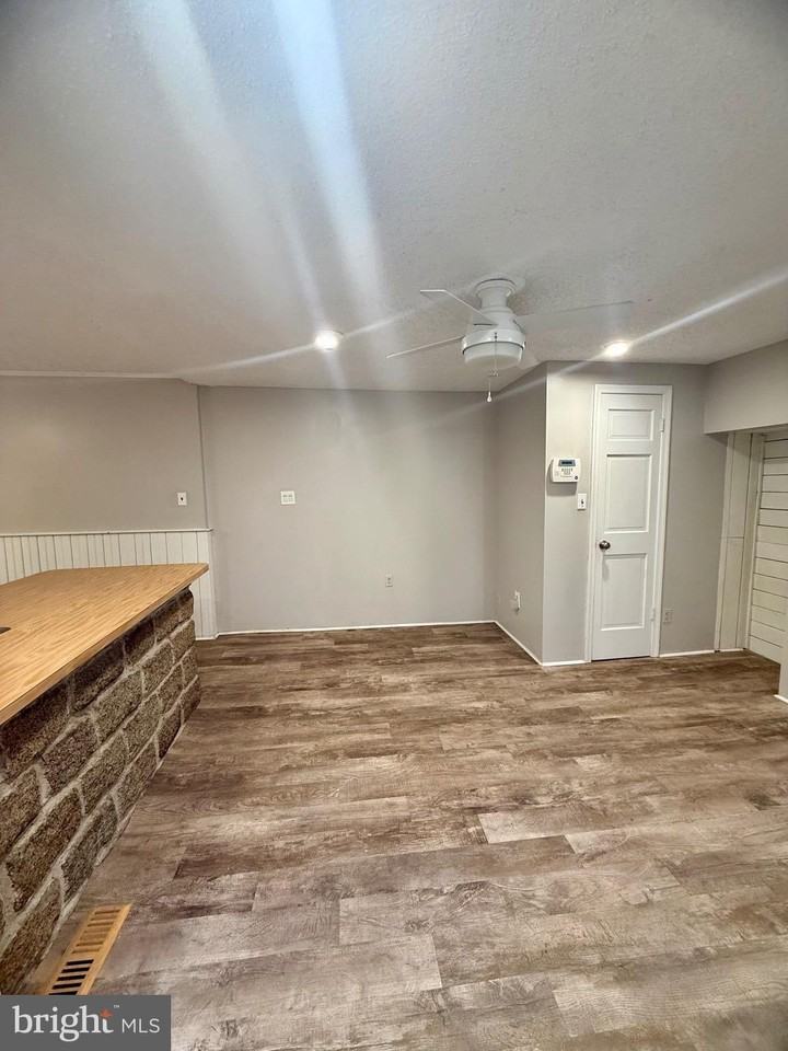 125 Maple St - Photo 4 of 46