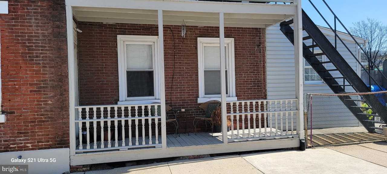 138 3rd St Unit 1 - Photo 2 of 9