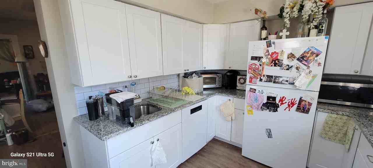 138 3rd St Unit 1 - Photo 3 of 9